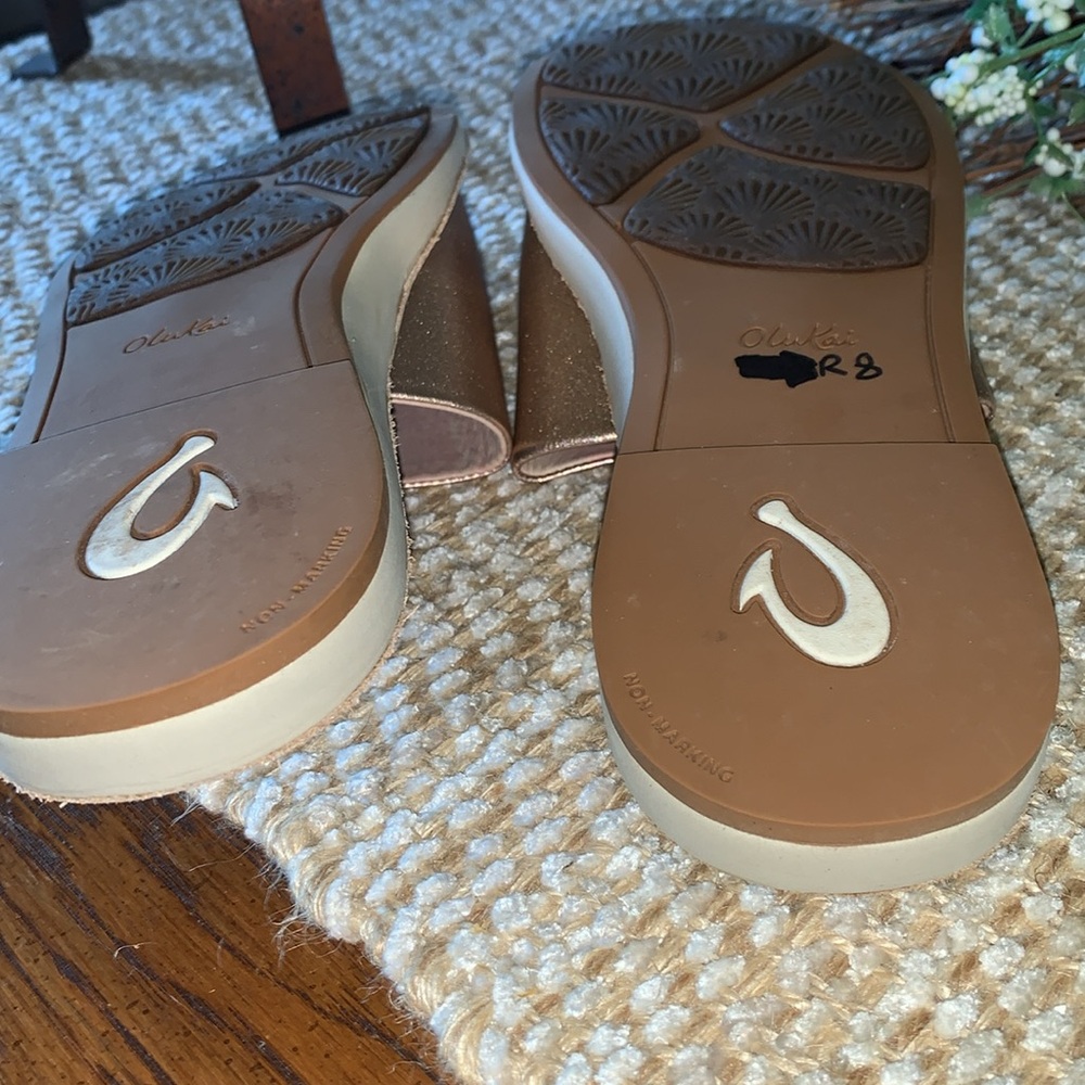 OluKai Rose Gold Sandals Modern Metallic Slides Size 8. - Picture 7 of 9